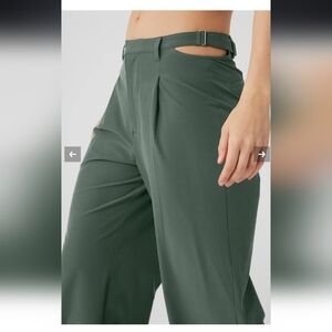 Alo yoga mid rise showdown trouser